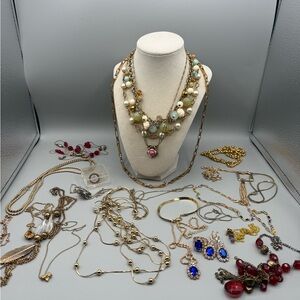 Gold tone jewelry lot